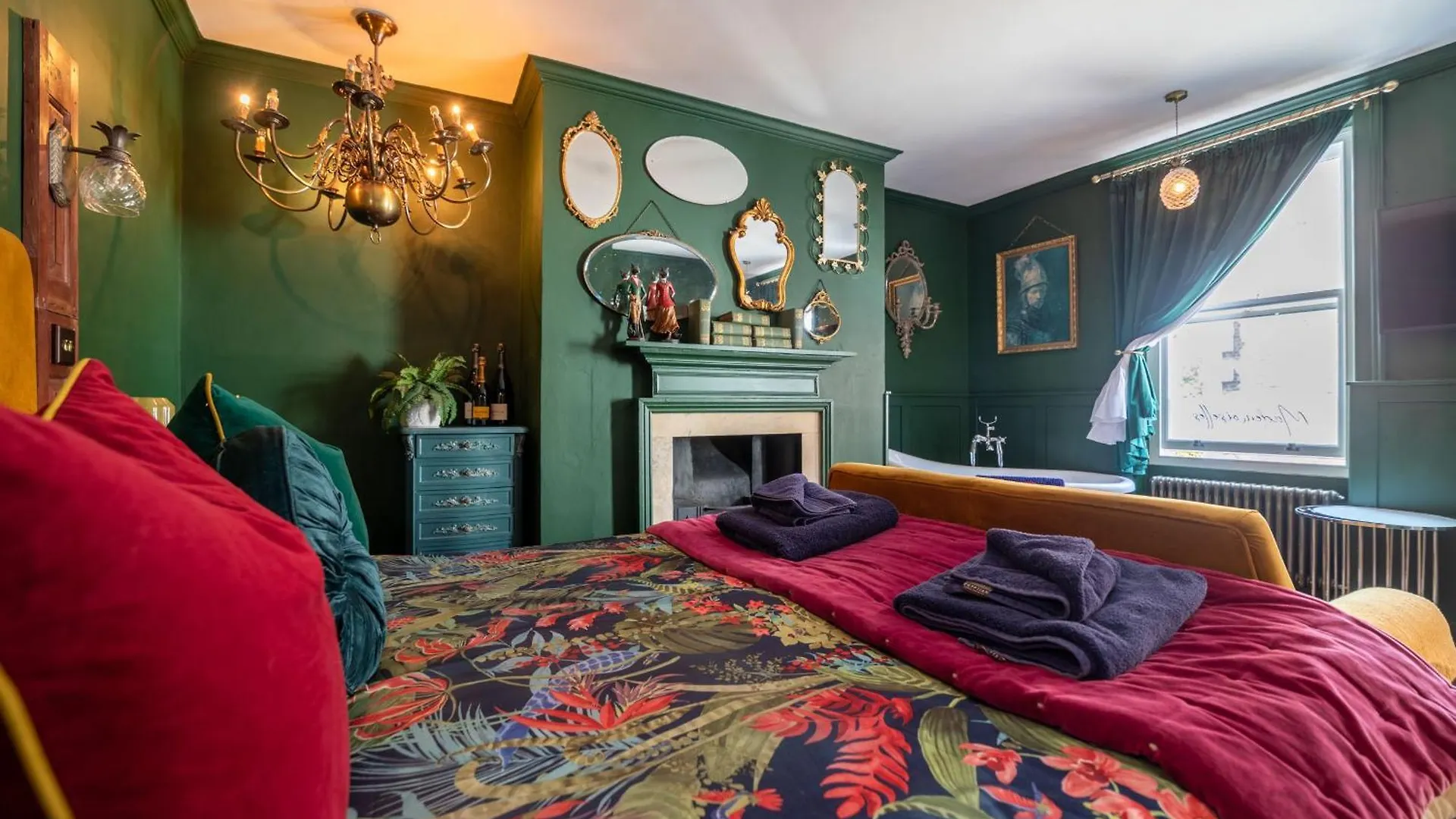 Mademoiselle'S Boutique Holiday Accommodation Whitby Apartman